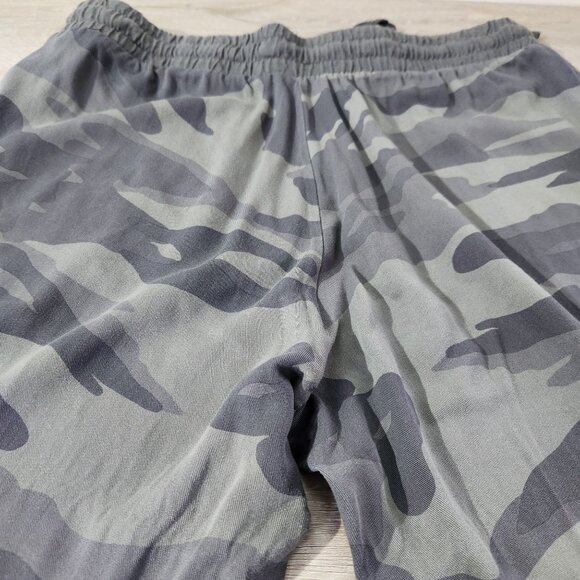 Splendid High Waisted Green Camo Joggers Pants Women's Size L - Picture 3 of 11